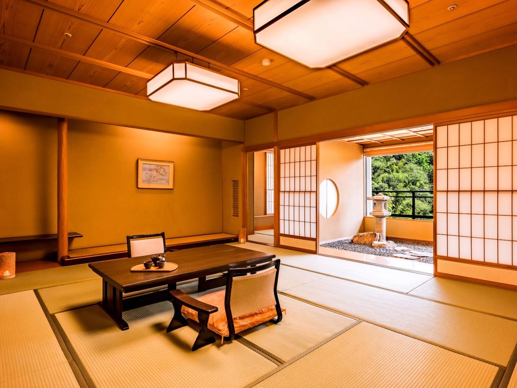 Ooedo Onsen Monogatari Premium Saiki Bekkan Misasa Exterior foto