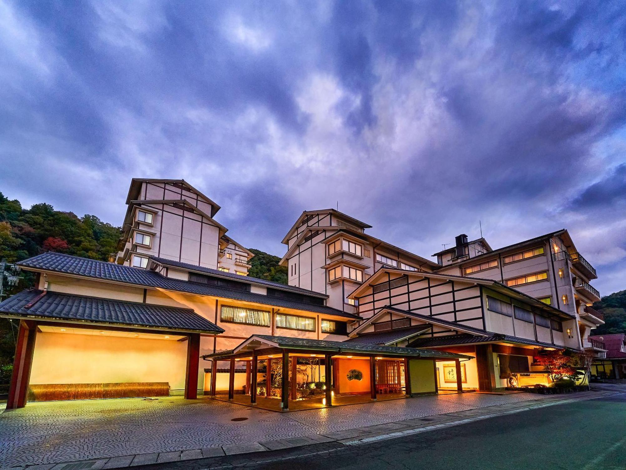 Ooedo Onsen Monogatari Premium Saiki Bekkan Misasa Exterior foto